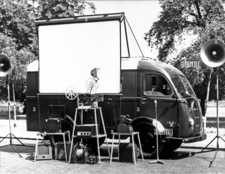 Award Gurian children with the cinema